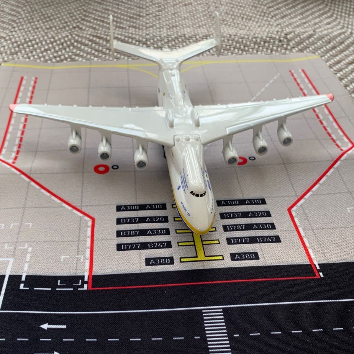 1/200用 空港ジオラマ エプロン［木製］PBB付き 1/200用 空港ジオラマ エプロン［木製］PBB付き