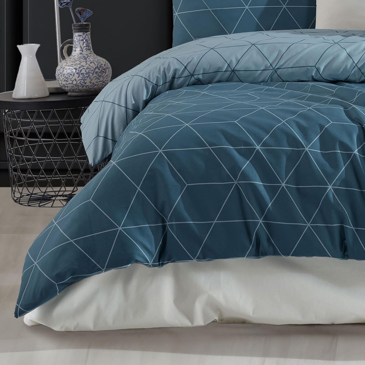 Traumschlaf Renforcé Bettwäsche • Modernes Linien-Design aus 100 % Baumwolle • Hautsympathisch, atmungsaktiv & pflegeleicht • Ideal für das ganze Jahr • 135x200 cm + 80x80 cm, blau
