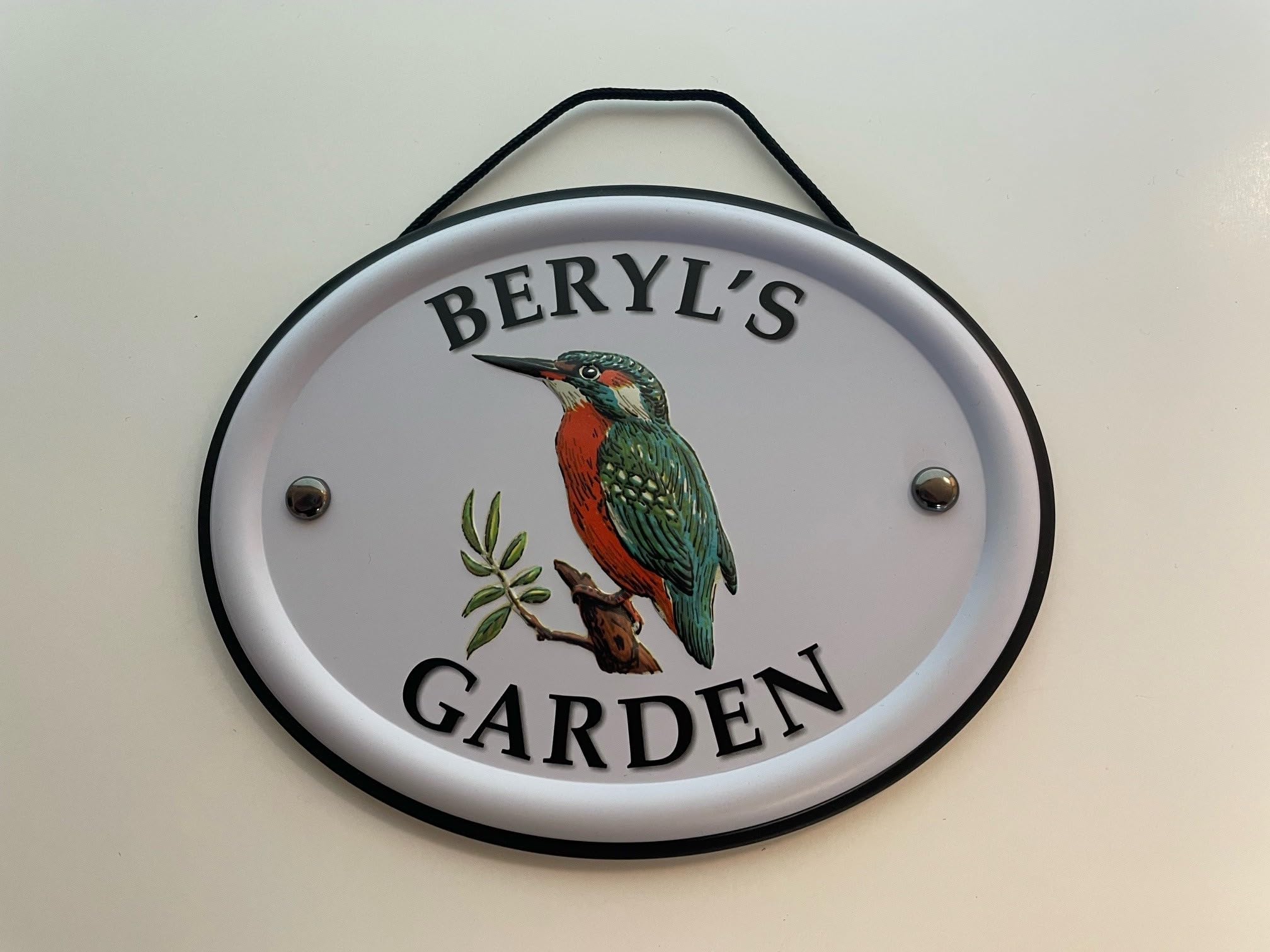 Personalised Embossed Metal Garden Sign 12x15cm – British Bird Design – Outdoor Decorative Hanging Garden Plaque – Weatherproof Metal Sign for Garden Walls Fences or Sheds (Beryl)