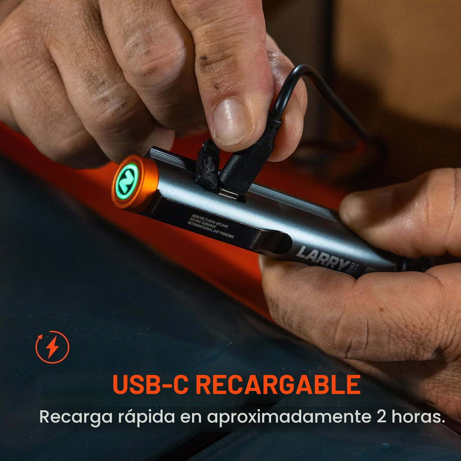 NEBO Lil Larry 500 Flex Luz de Trabajo COB – 500 Lm | Flex Power: Recargable O 2x AAA | 5 Modos | Direct-to-Red | Base Magnética | IPX7 | Aluminio | 75g | USB-C