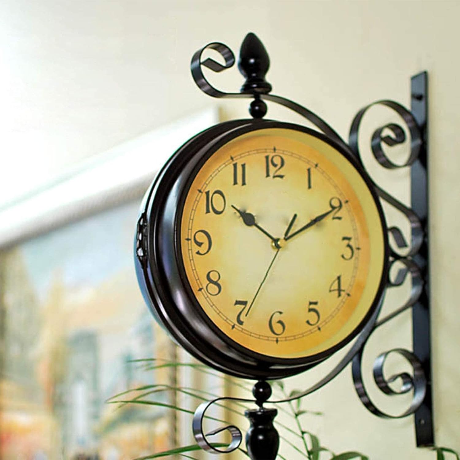 Outdoors Vintage Double Sided Wall Clock, 8.6in Outdoor Garden Wall Clock for Patio Porch Garden Decorative Double-Sided Resin Clock Wall Hanging with Bracket Waterproof