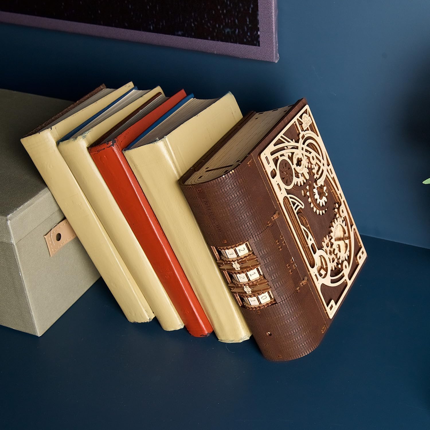 UGEARS Holzmodellbausätze zum Zusammenbauen – Buch der Geheimnisse 3D Holzpuzzles für Erwachsene mit Steampunk-Kombinationsschloss – Mechanische Puzzlebücher für Erwachsene 263 Teile