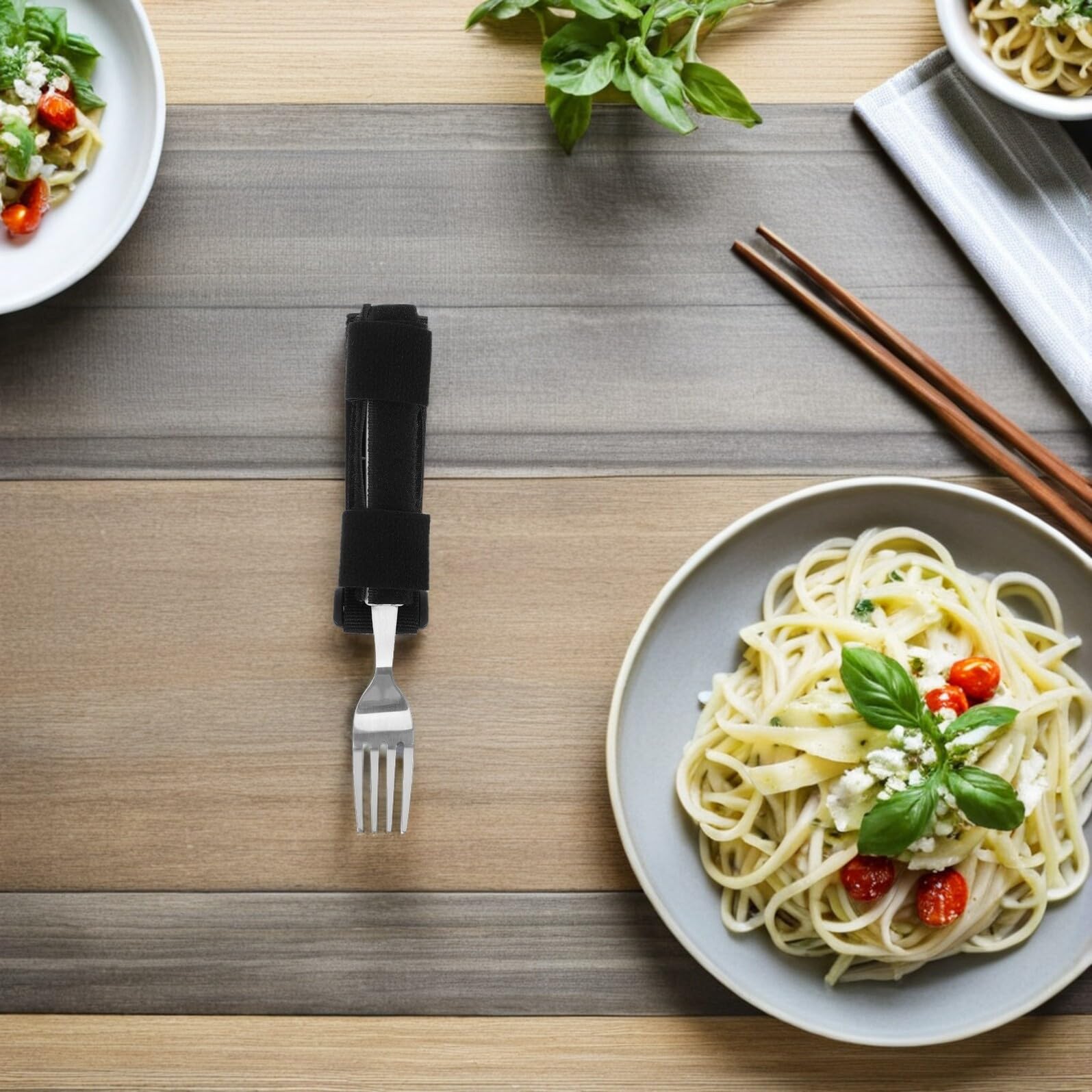 2 Piezas Soporte para Cubiertos Adaptativo con Manguito Ajustable Correa Antideslizante para Tenedor Ayuda para Comer con Temblor y Discapacidad Utensilios de Rehabilitación para