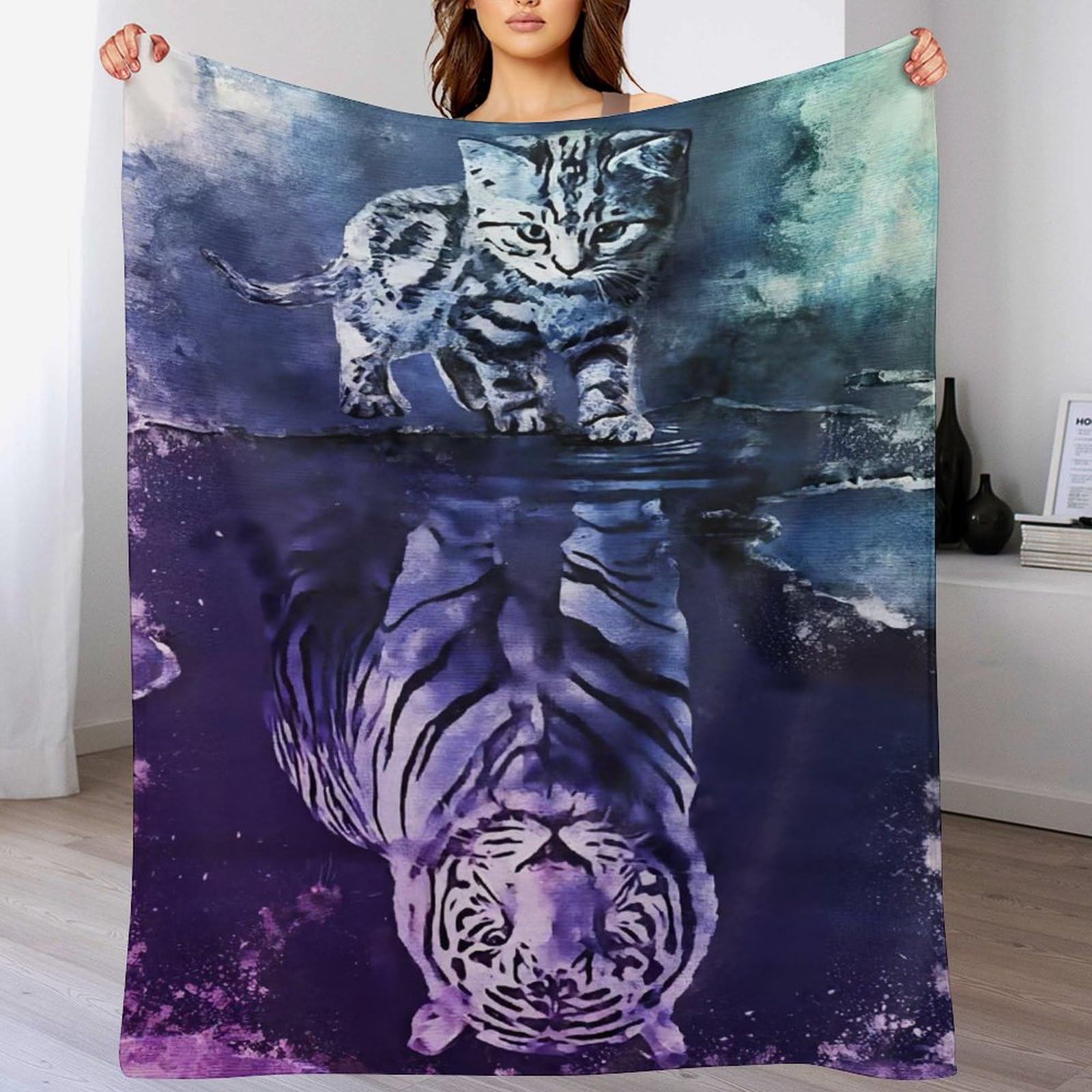 Plaid en flanelle tigre douillet pour soirées cocooning et lecture au salon 100x130cm
