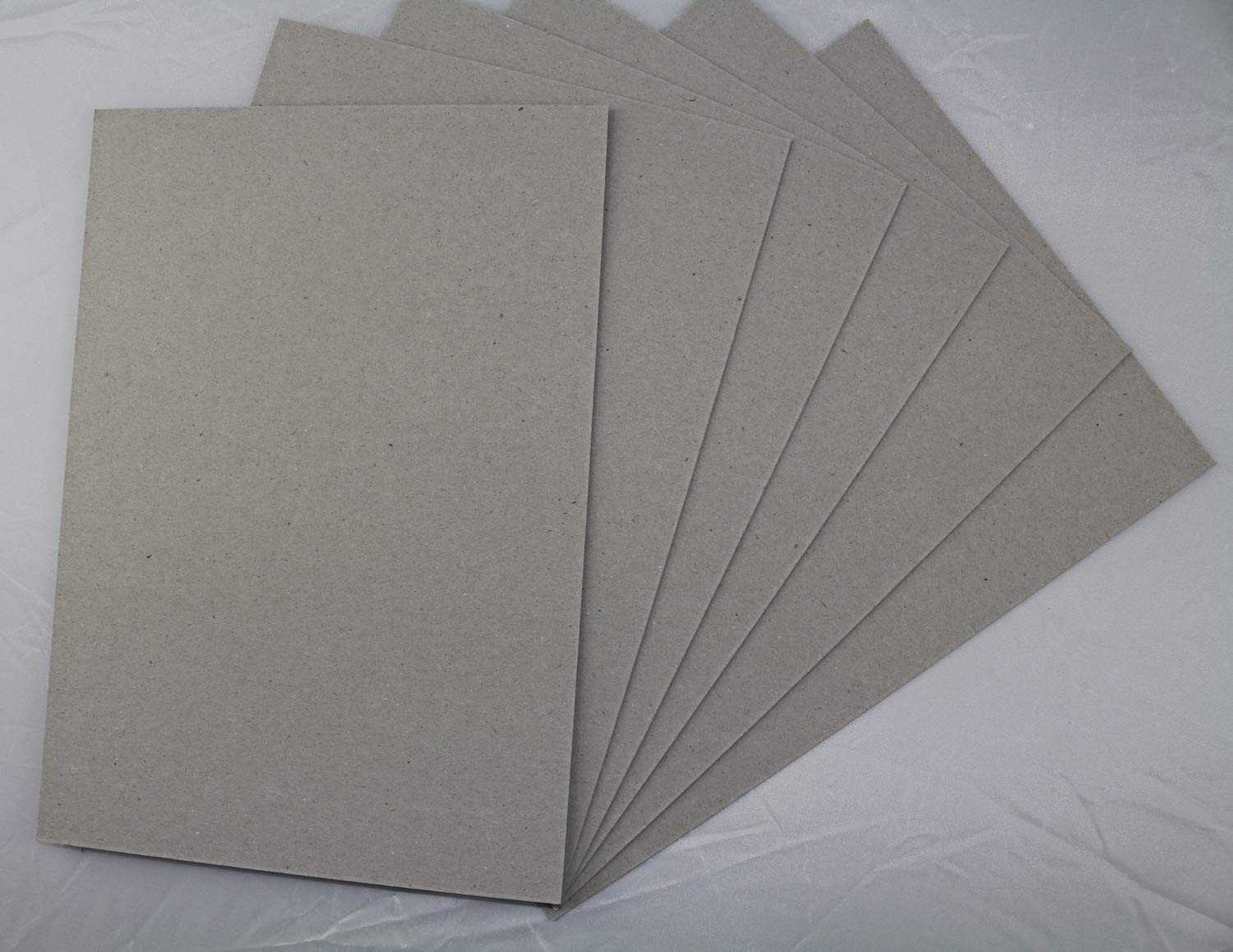 50 Stück Buchbinderpappe Graukarton Format DIN A2 (420 x 594 mm) 1,50mm starke Graupappe Sonderformate des Kartons ist auf Anfrage möglich