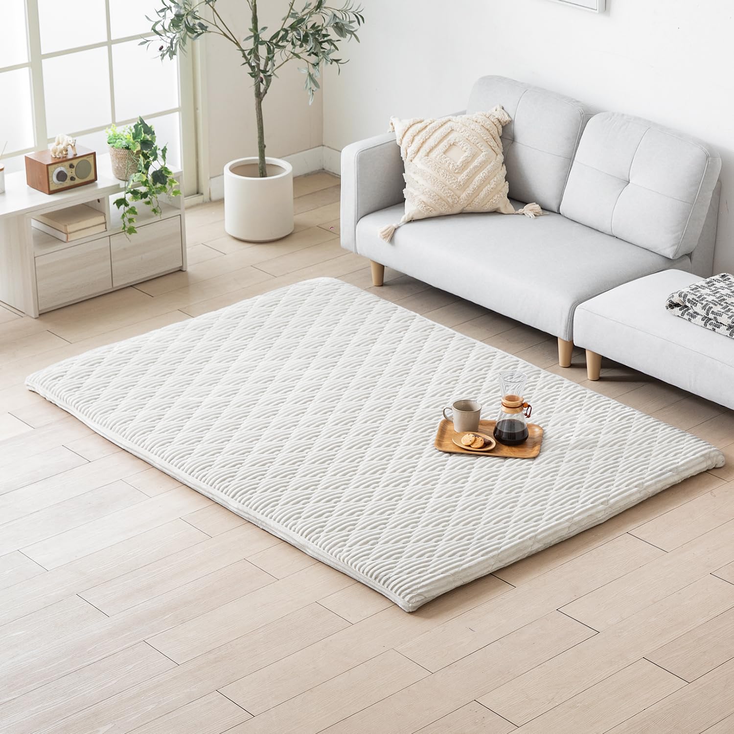 Amazon | モダンデコ 超極厚ラグ 高反発 フランネル 厚さ5cm お昼寝
