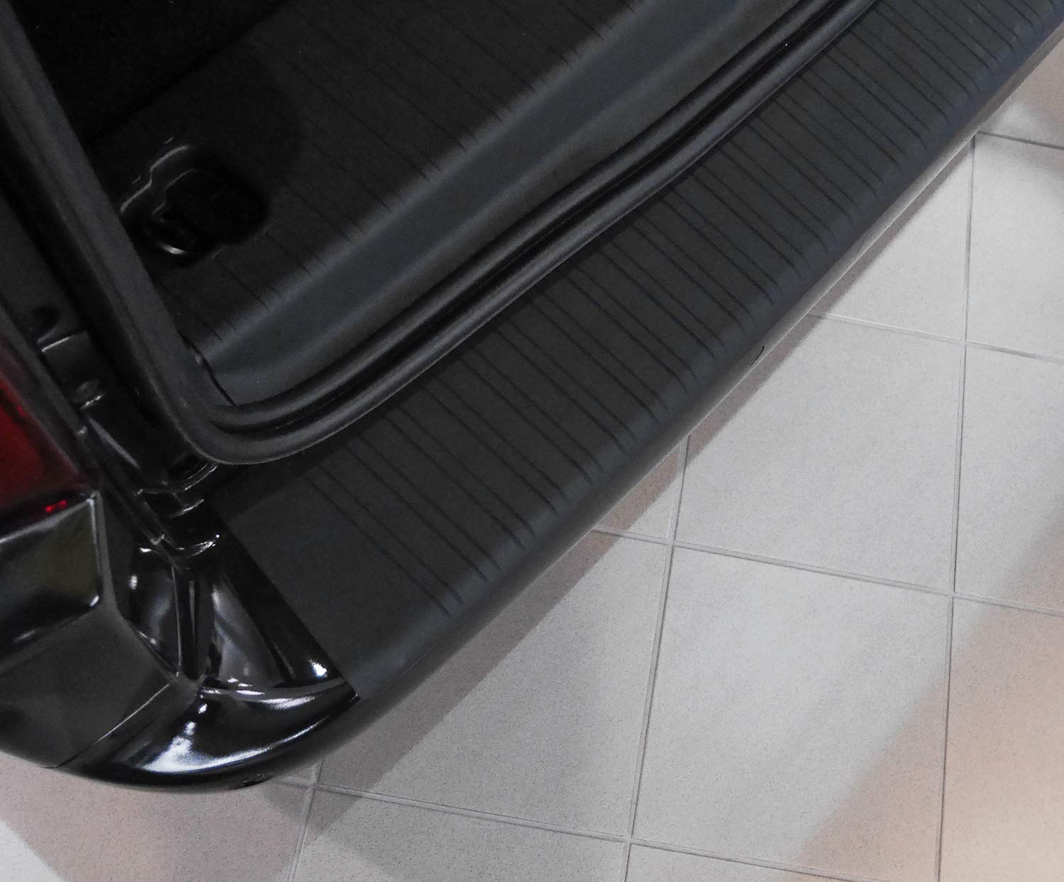 CHROMEMASTER | Protection de Pare-Chocs arrière | Compatible avec Peugeot Rifter 2018- | Plastique : polyuréthane, Noir Mat | Protection de seuil de Coffre pour protéger Votre Voiture des Rayures