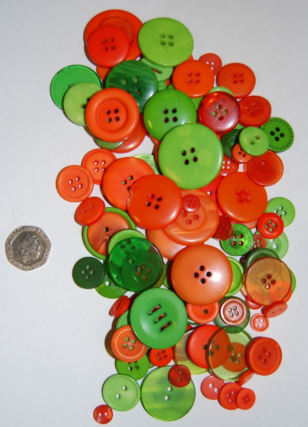 Celloexpress Orange & Green Pack Of 25G - Buttons - Mixed Sizes Of Various Orange And Green Buttons For Sewing And Crafting