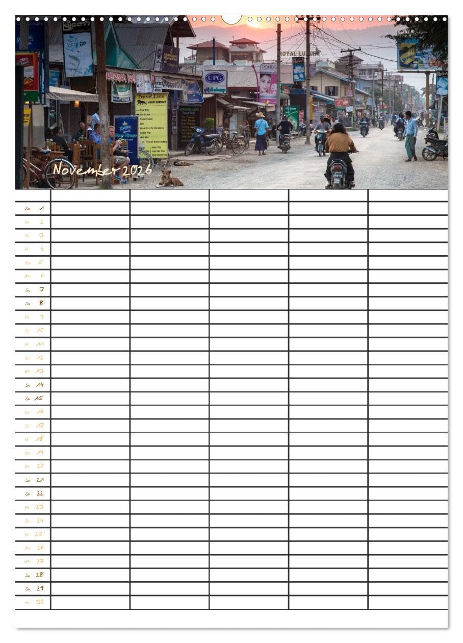 Goldenes Myanmar - Familienkalender 2026 (Wandkalender 2026 DIN A2 hoch), CALVENDO Monatskalender: Myanmar - das Land der Pagoden, Klöster, Mönche und ... 5 Spalten für Ihre Einträge. (CALVENDO Orte)