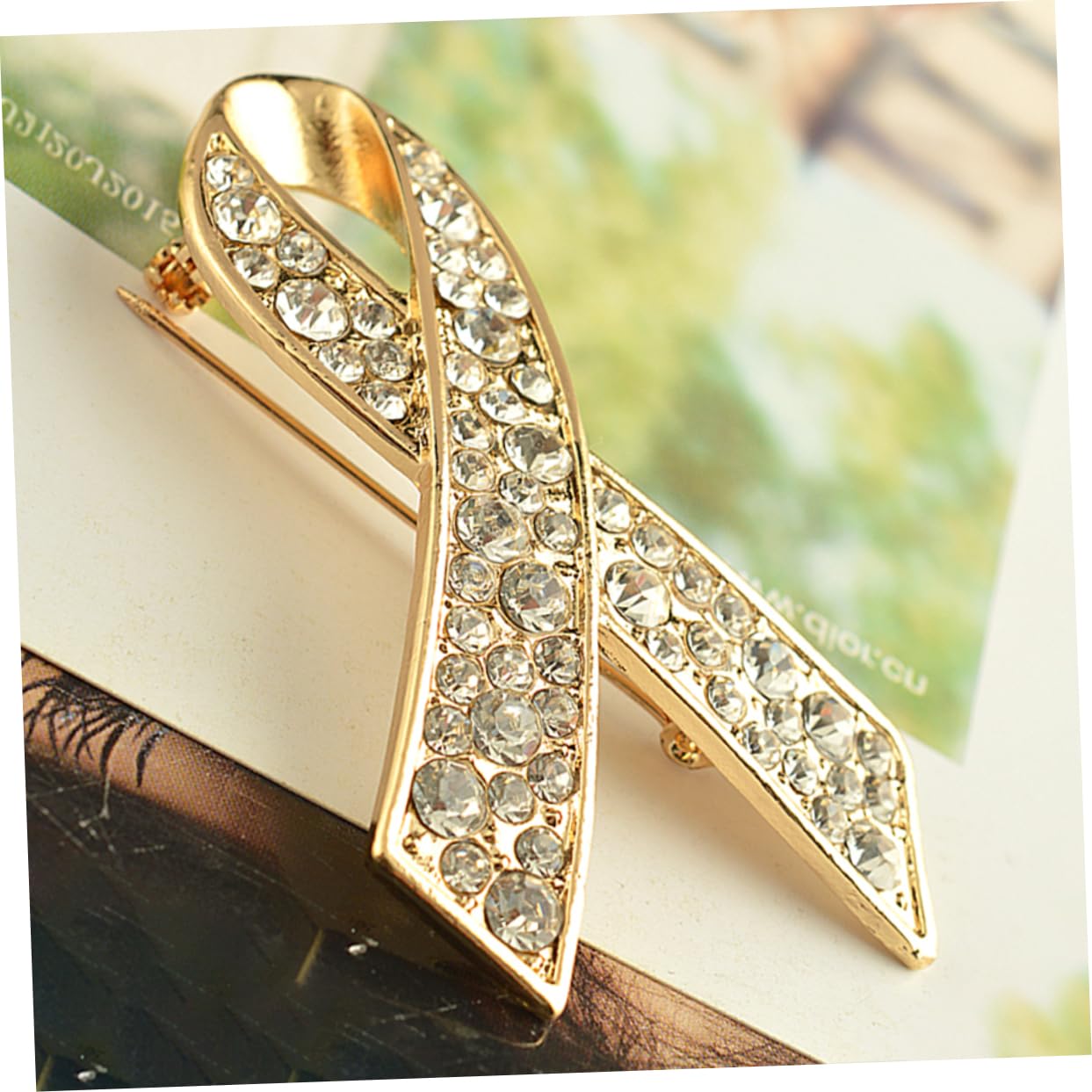 KKXXYQFC Elegante Vintage-Brosche für Damen, Strass-Anstecknadel, Lavendelband, für den täglichen Gebrauch
