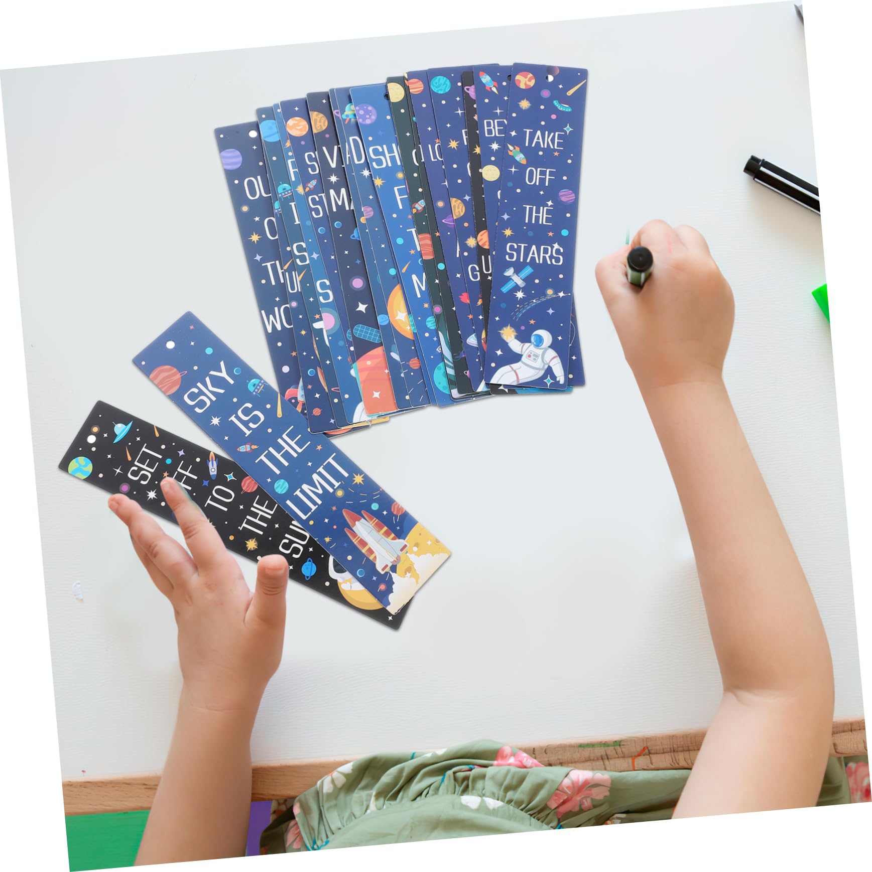 SHINEOFI 80pezzi Segnalibri Spaziali Per Ragazzo Ragazza Motivi Cartoon Colorati Per Ufficio Casa e Scuola Facili Da Trasportare e Usare