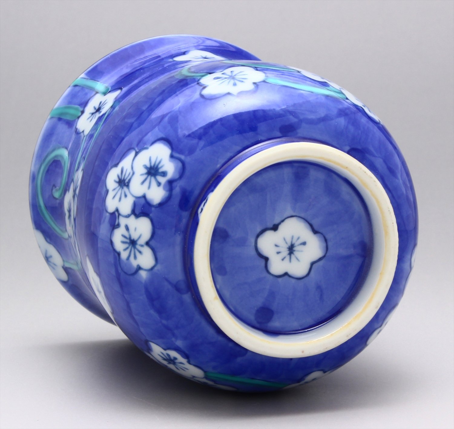 Amazon.co.jp: 伊万里焼 徳七窯 渦花ちらし 湯呑 青 : ホーム＆キッチン