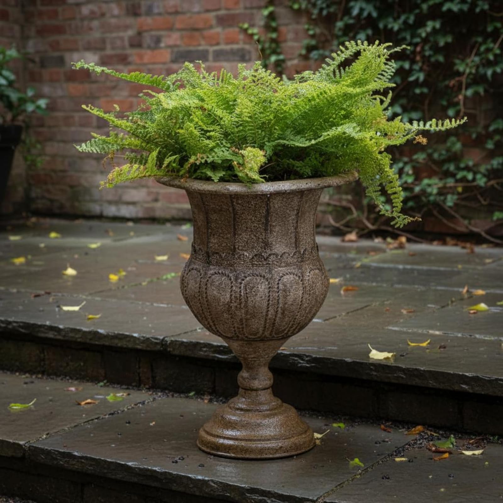 Vaso Decorativa in Metallo Finitura Antica Fioriera in Ferro Rilievo Decorato Vaso Ad Anfora