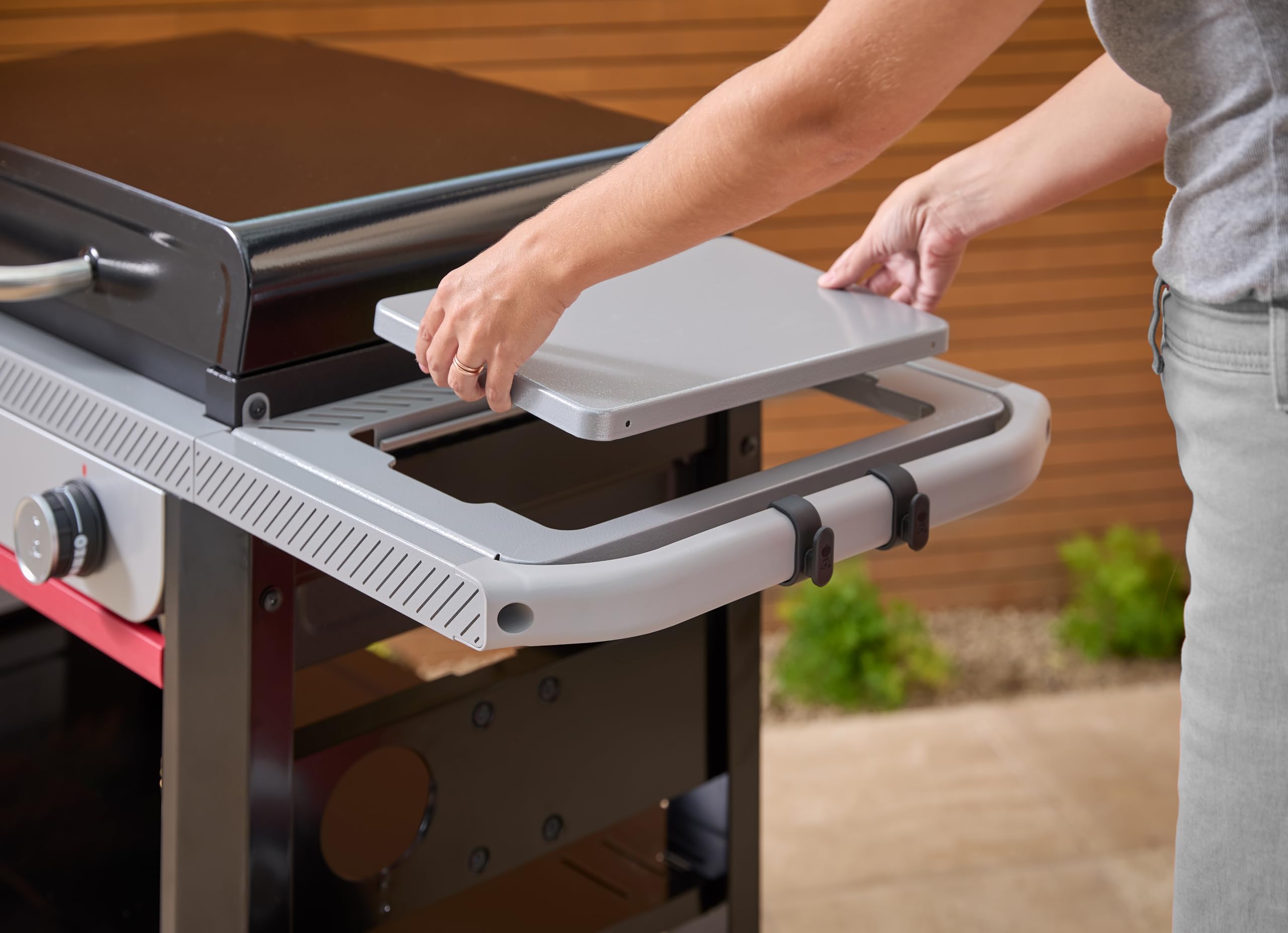 Weber Slate GP 71 cm Premium Plancha mit Untergestell und Rollen | 3 Brenner, Porzellanemaillierte Antihaft-Grillfläche, Durchgehende Hitzeverteilung, Multi-Zonen-System, 3252 cm² Grillfläche