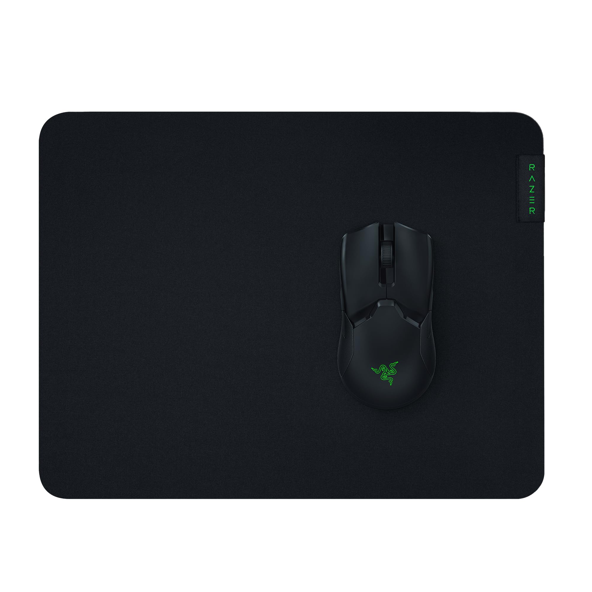 Razer Razer Gigantus V2 Medium - Weiches Gaming-Mauspad für schnelle Spielstile und optimale Kontrolle (360 x 275 x 3mm, Texturierter Stoff aus Mikrogewebe, Rutschfestes Gummi) Schwarz in use