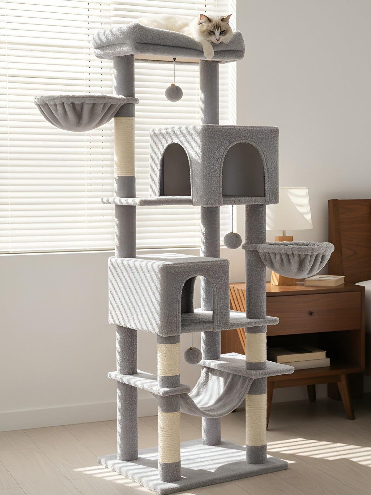 LEEJARD kratzbaum klein, Katzenbaum mit Große Plattformen, Sisalstämme, Kratzrampe, Katzenhaus, Plüschbälle und Katzenbürste für große Katzen