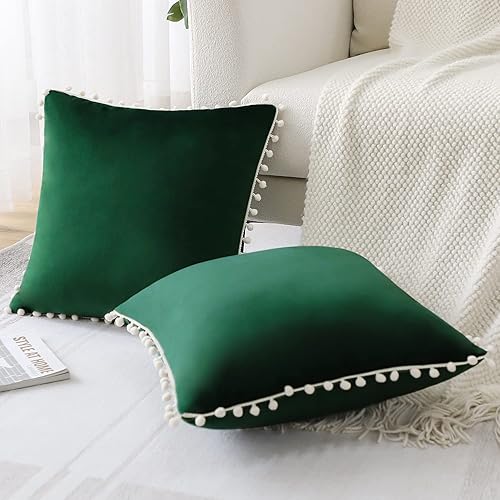 Miniatura 5 de OTOSTAR Paquete de 2 fundas de almohada decorativas de terciopelo suave con pompones, con cremallera invisible, decoración del hogar, fundas de