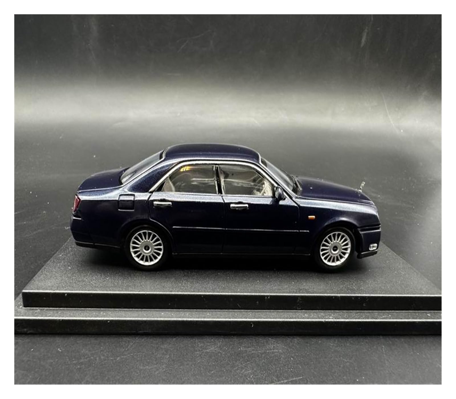 Modellino Di Auto In Lega Di Zinco Scala 1/43 Adatta Per La Collezione Di Giocattoli Di Ornamenti Per Modelli Di Auto In Lega Pressofusa Per Nissan Modellino Di Auto Pressofuso