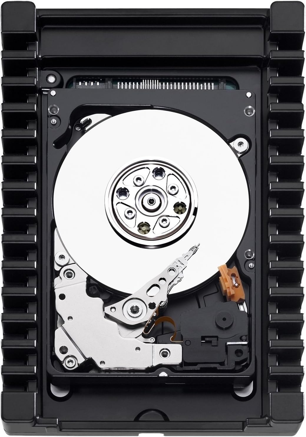 Oke-isalẹ view of the Western Digital VelociRaptor internal hard drive, showing the exposed platters, read/write heads, and the heat sink enclosure.