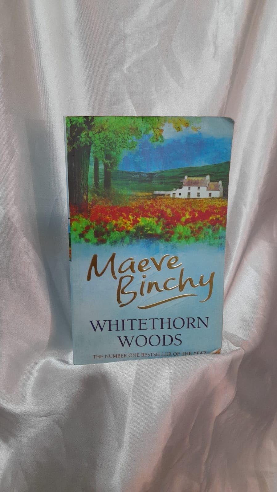 Whitethorn Woods [Mass Market Paperback] Binchy, Maeve