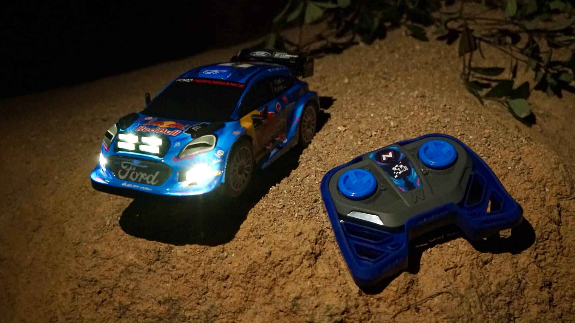 Nikko RC 10393 Night Mode M-Sport Ford Puma Hybrid #8 Tänak Voiture télécommandée avec phares LED, 25 cm, télécommande 2,4 GHz, portée de 40 m, pour Enfants à partir de 6 Ans, Bleue