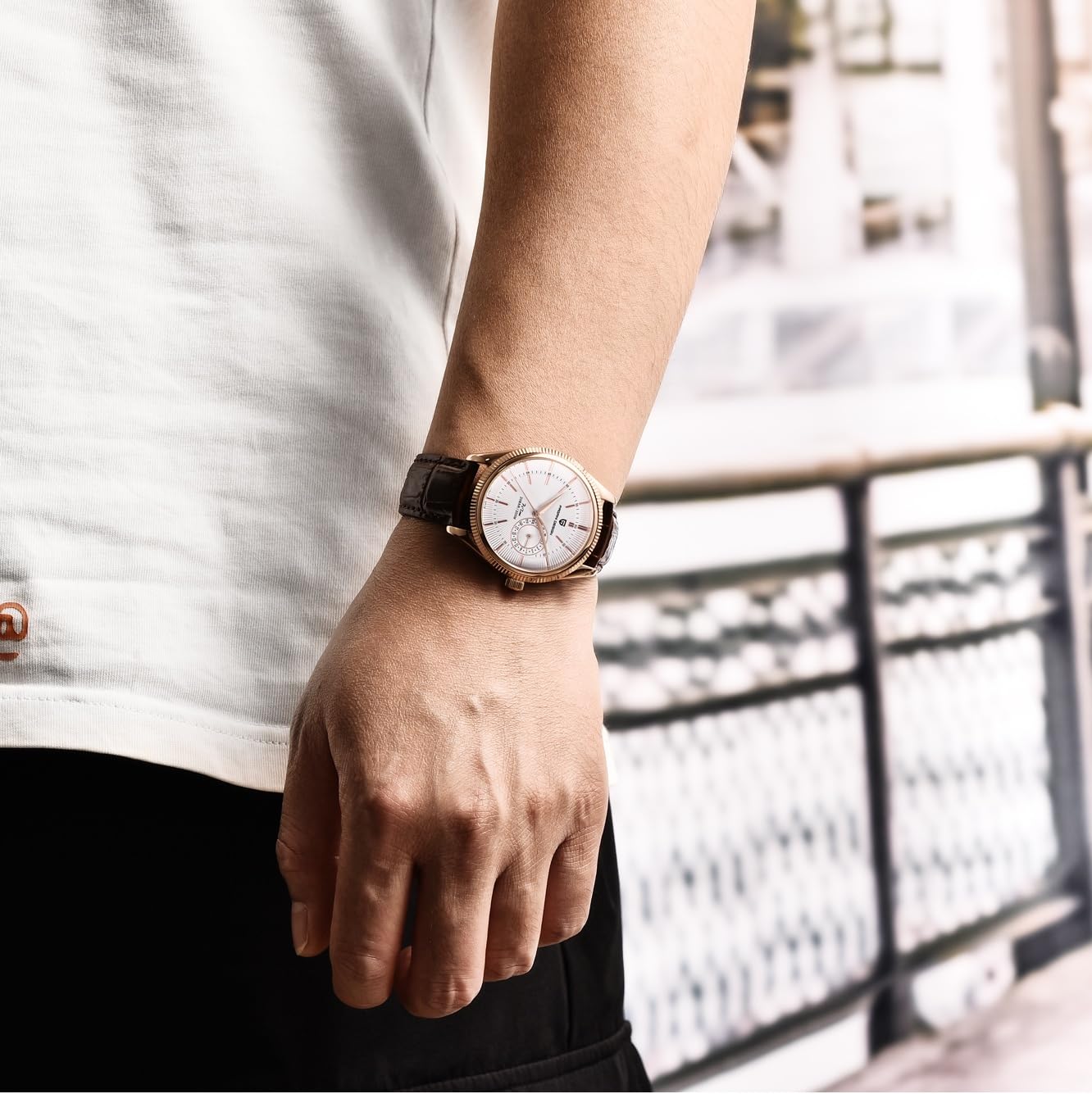 Pagani Design Herrenuhr 40mm – Luxus Analoge Quarzuhr mit Saphirglas, 200M Wasserdicht, Japanisches Uhrwerk & Datumsanzeige – Edelstahl & Leder Business Armbanduhr für Männer