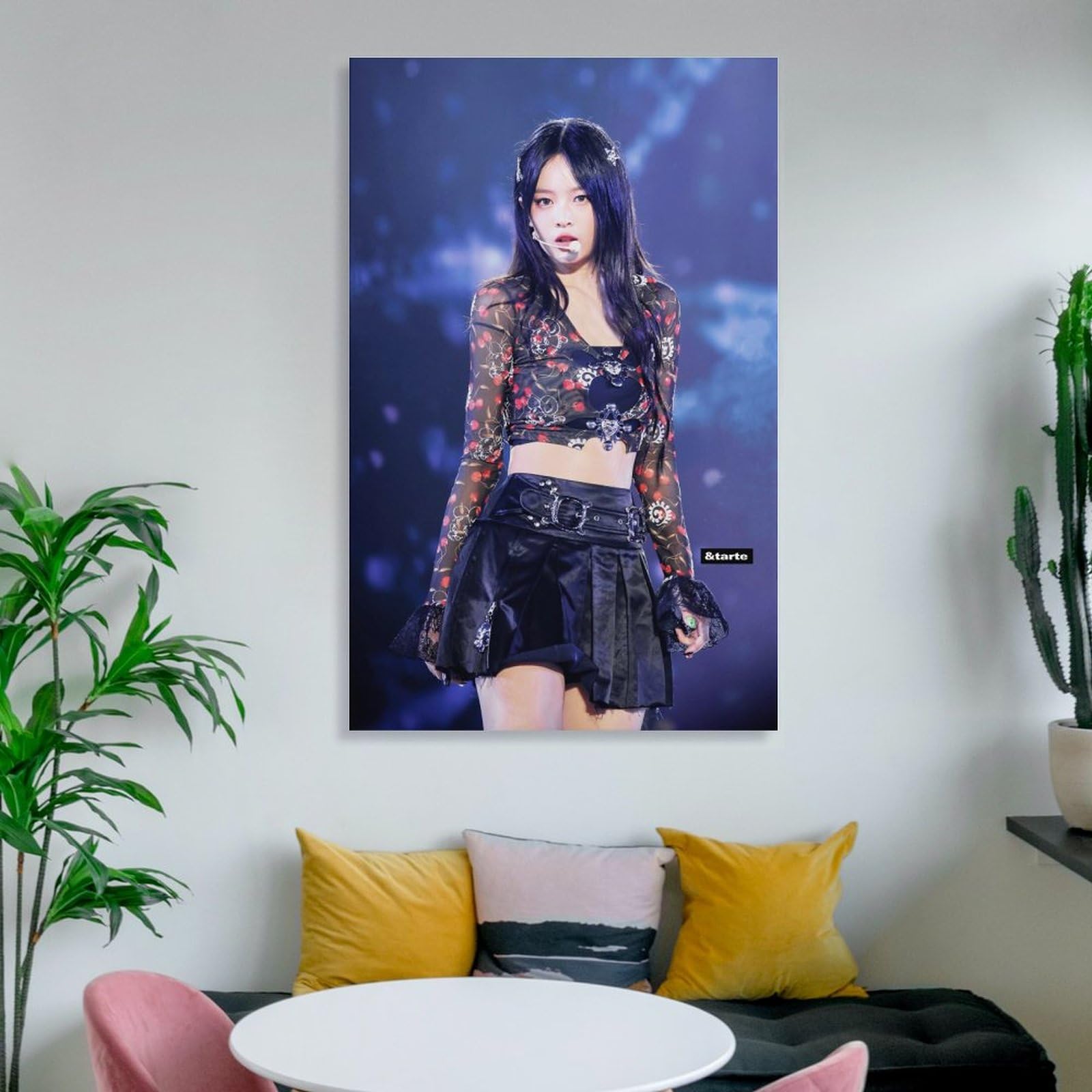 Amazon.co.jp: NewJeans ニュージーンズ HANNI ハニ OFFICIAL