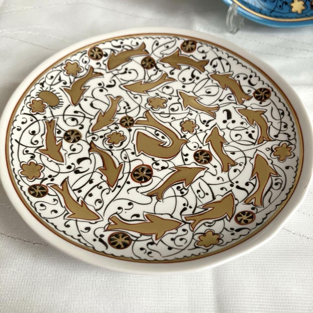 Amazon.co.jp: 美濃焼 幸兵衛窯 金彩魚文プレート ブルー&ホワイト