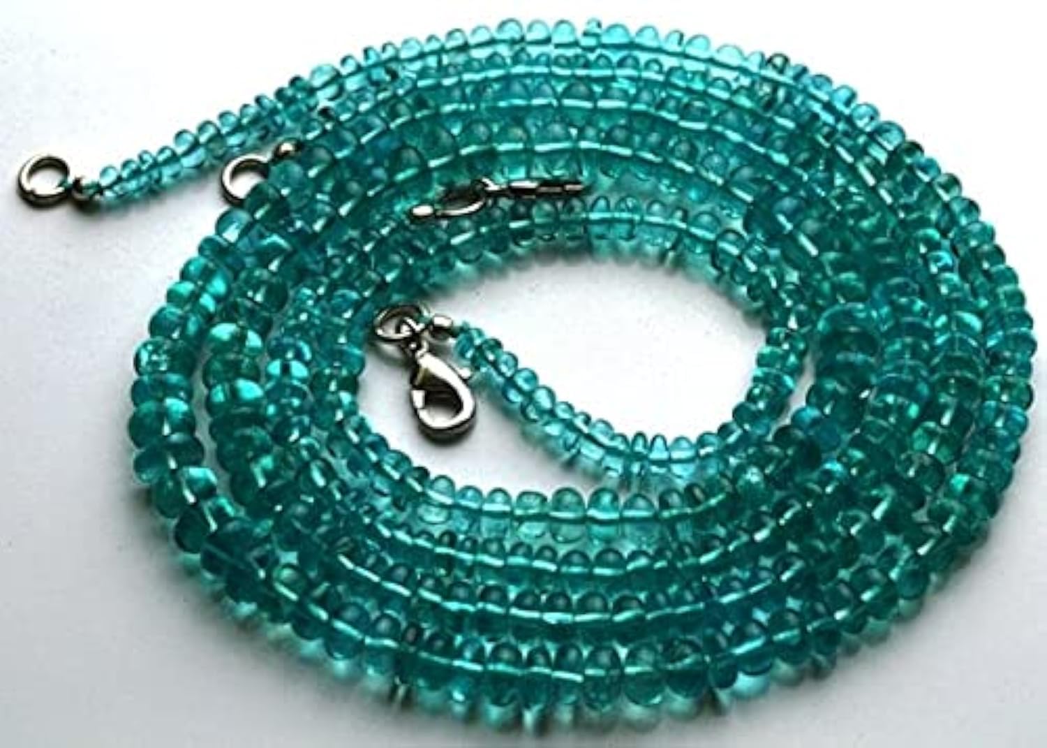Apatite verte en perles rondelles lisses pour sublimer vos tenues bohèmes chics
