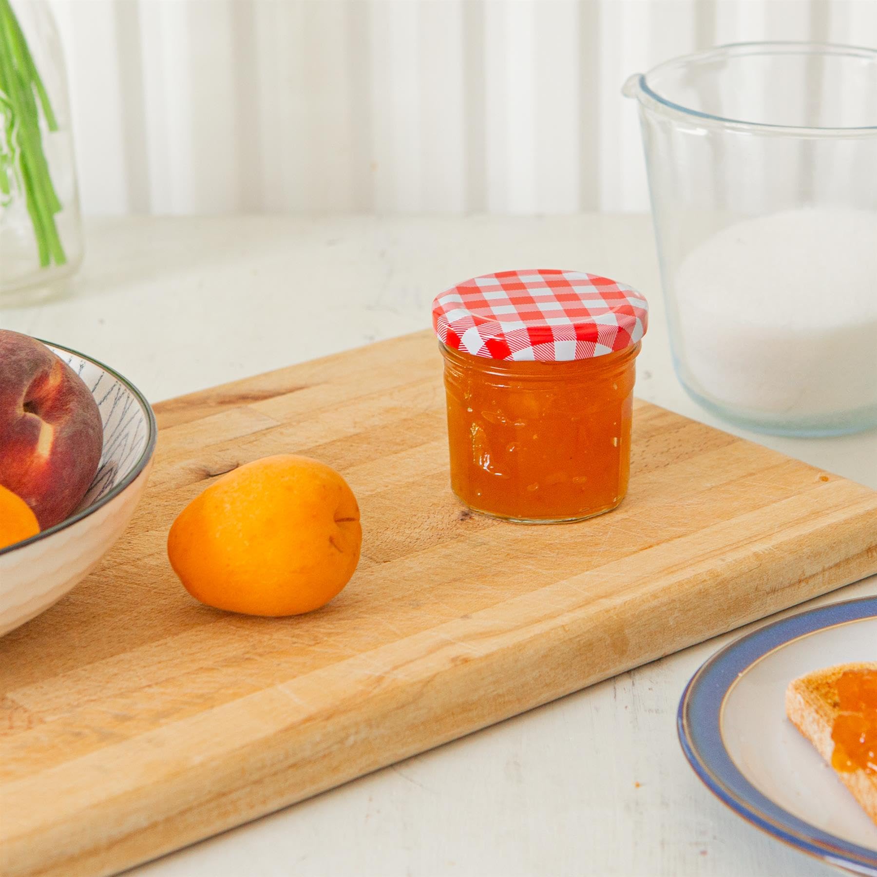 Argon Tableware 24x 110ml Pots de Confiture en Verre avec Couvercles Vichy Rouge - Vide Couvercle à Pas de Vis Cuisine Nourriture Miel Pimenter Conservation Mise en Conserve Stockage Ensemble