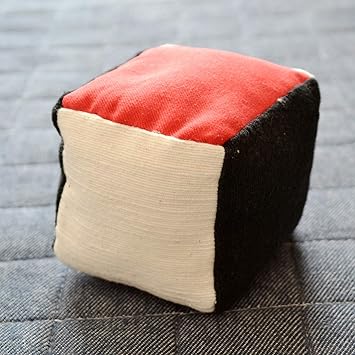 Amazon Co Jp 赤ちゃん 白黒赤 サイコロ 布おもちゃ 立方体 ベビー 柔らか 綿 日本製 知育 0歳 1歳 おもちゃ