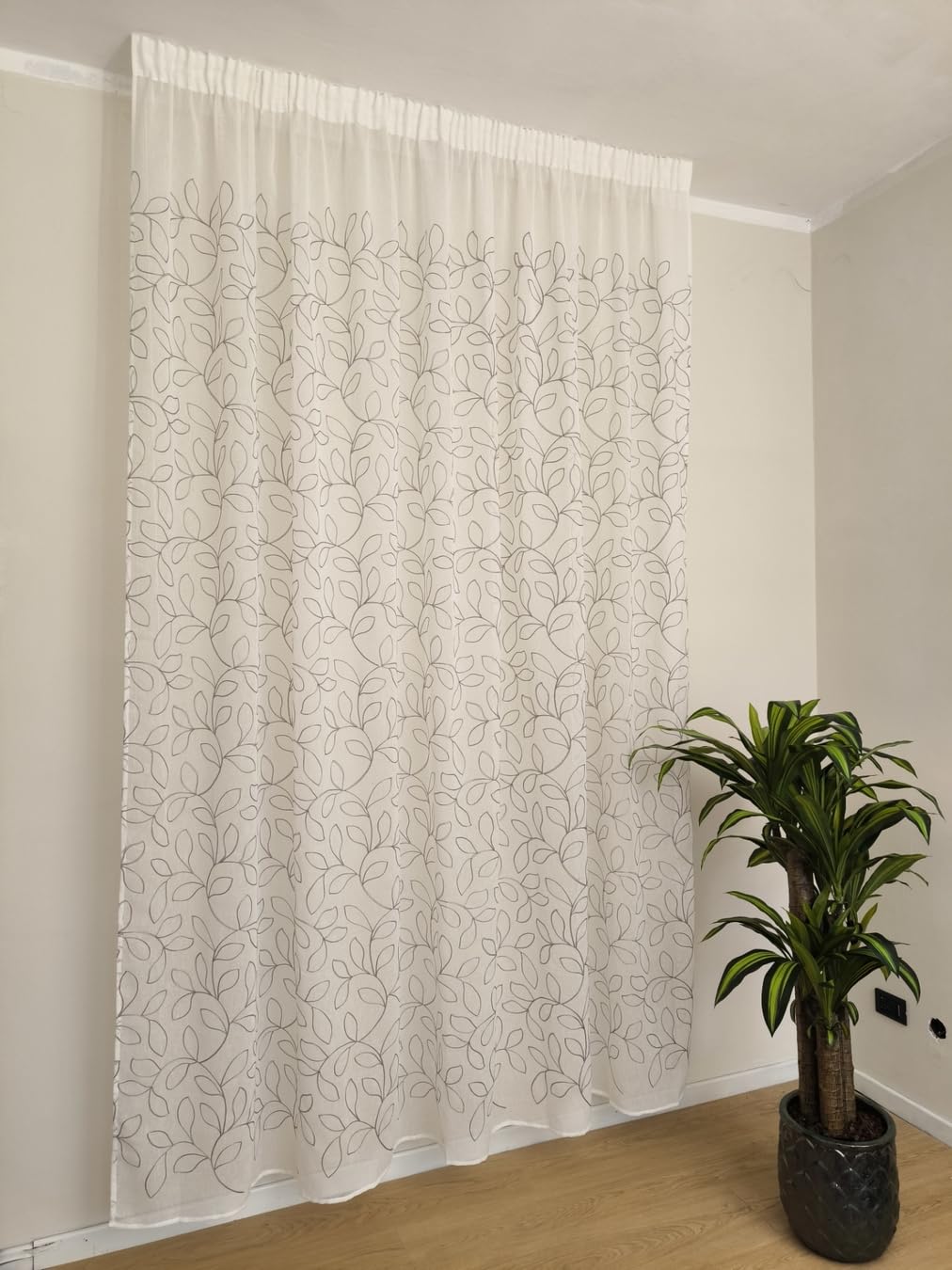 Rideaux sur mesure sangle enroulée rail 140 170 cm blanc brodé