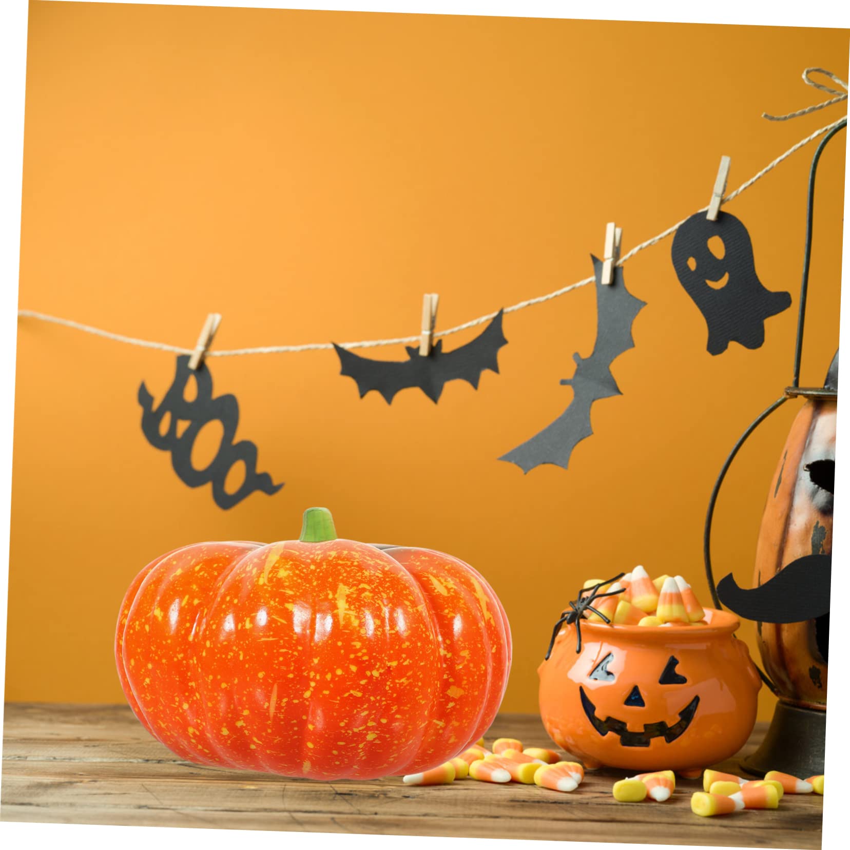 Abaodam 2stücke Halloween Kunstkürbis Deko Simulierter Schaum Kürbis Für Halloween-Party Leicht Und Bruchsicher Für Festliche Stimmung Und Dekoration Drinnen Und Draußen