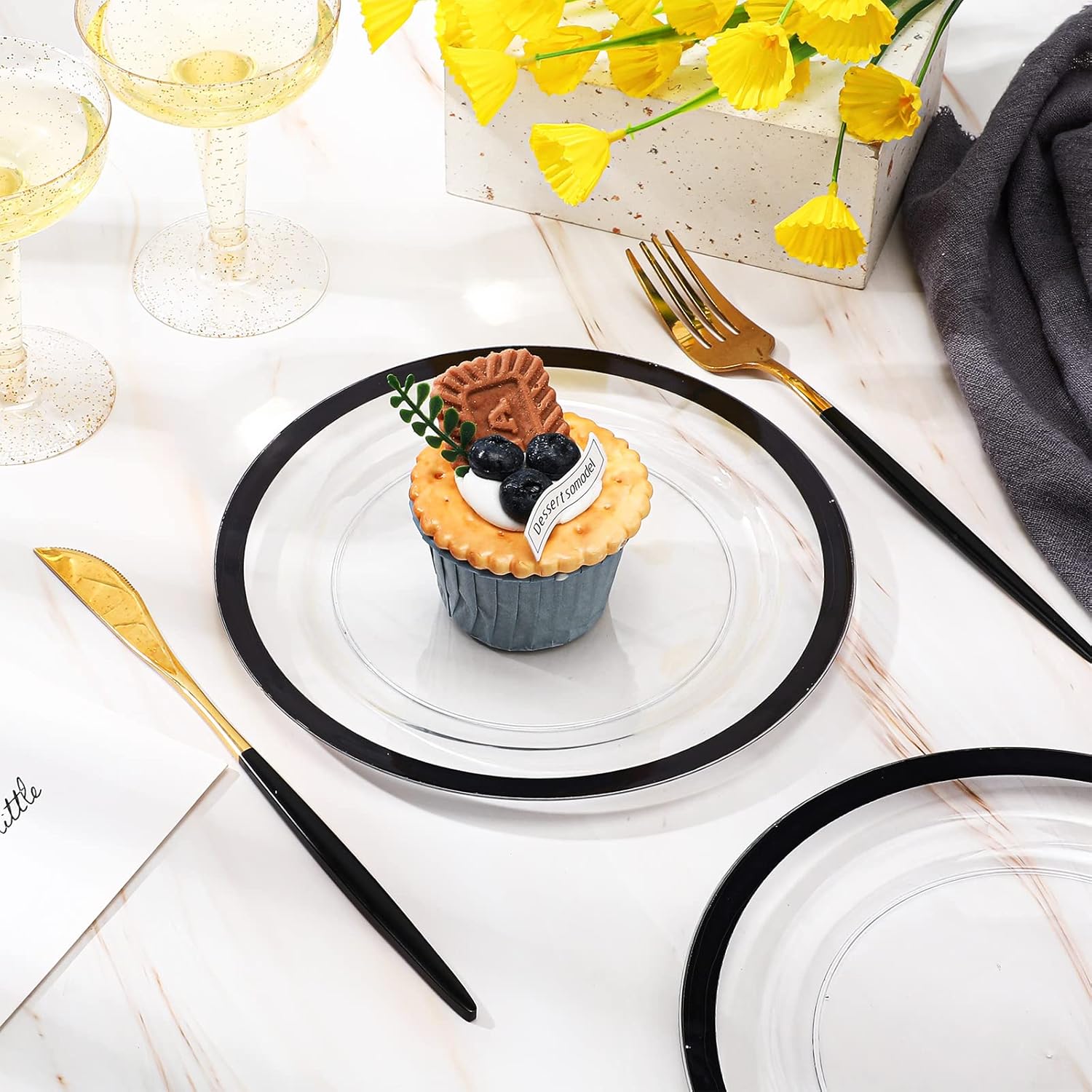 Tanlade 100 Pcs Clear Black Plastic Plates Bulk 7.5 Inch Disposable Heavy Duty Dinner Plates with Red Rimmed Round Salad Dessert Appetizer Dinnerware for Wedding Birthday Party Supplies