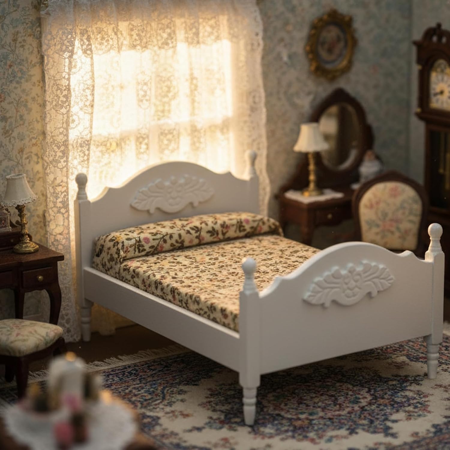Miniature Furniture Dollhouse Wooden Fabric Bed with Mattress & Pillow 1 12 Scale Furniture Dollhouse Decoration Accessories (White)