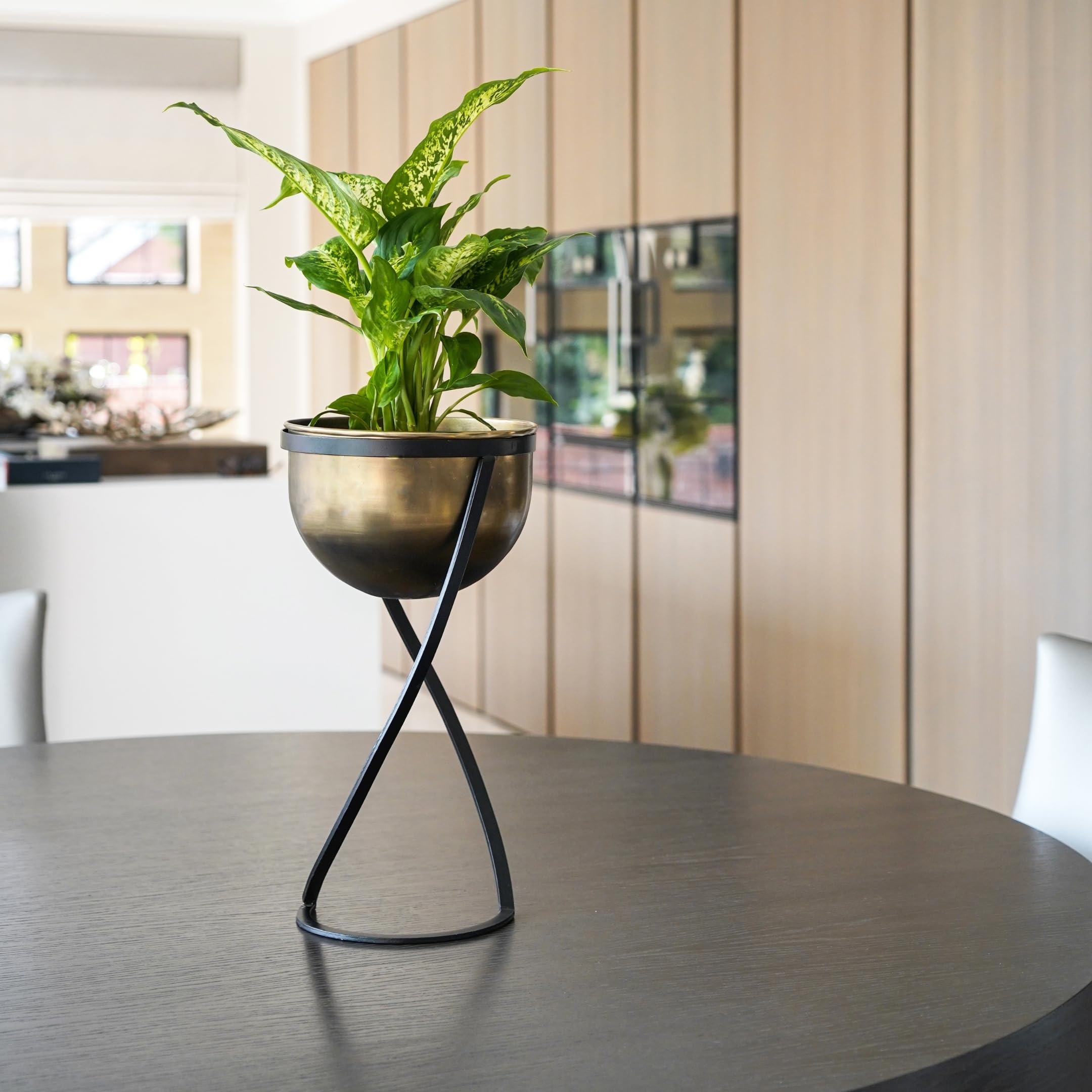 Ivyline Brass Indoor Kensington Metal Round Planter On Stand - Lightweight, Stylish & Waterproof - Decorative Flowers Herbs Plant Pot - H42cm X W14cm