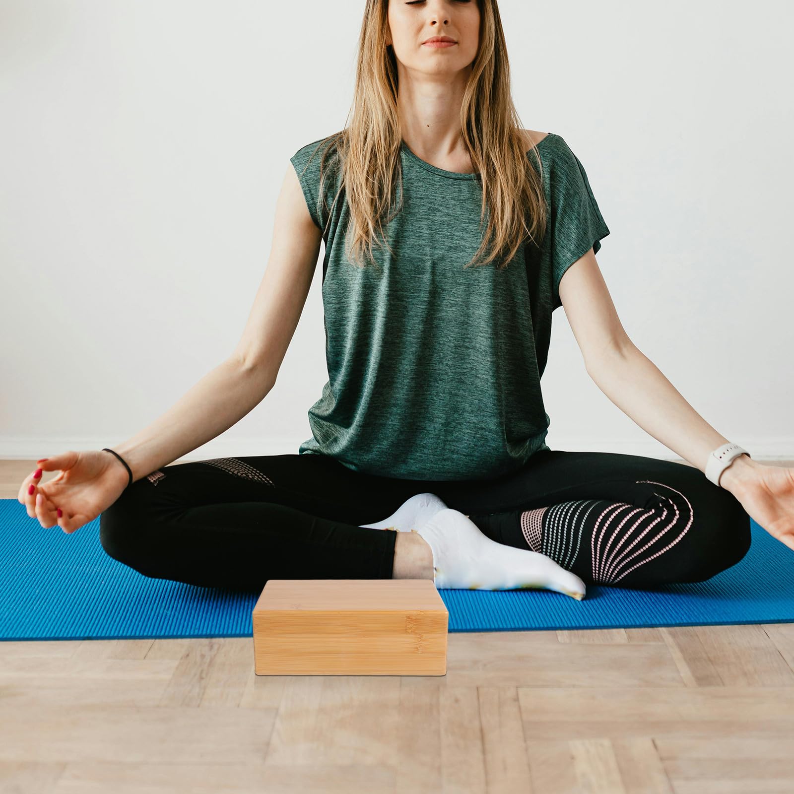 Abaodam Mattone Yoga in Legno di Bambù Naturale, Blocco Ausiliario per Yoga, Pilates e Meditazione, Supporto Ergonomico e Resistente per Esercizi a Casa in Studio, Facile da Pulire