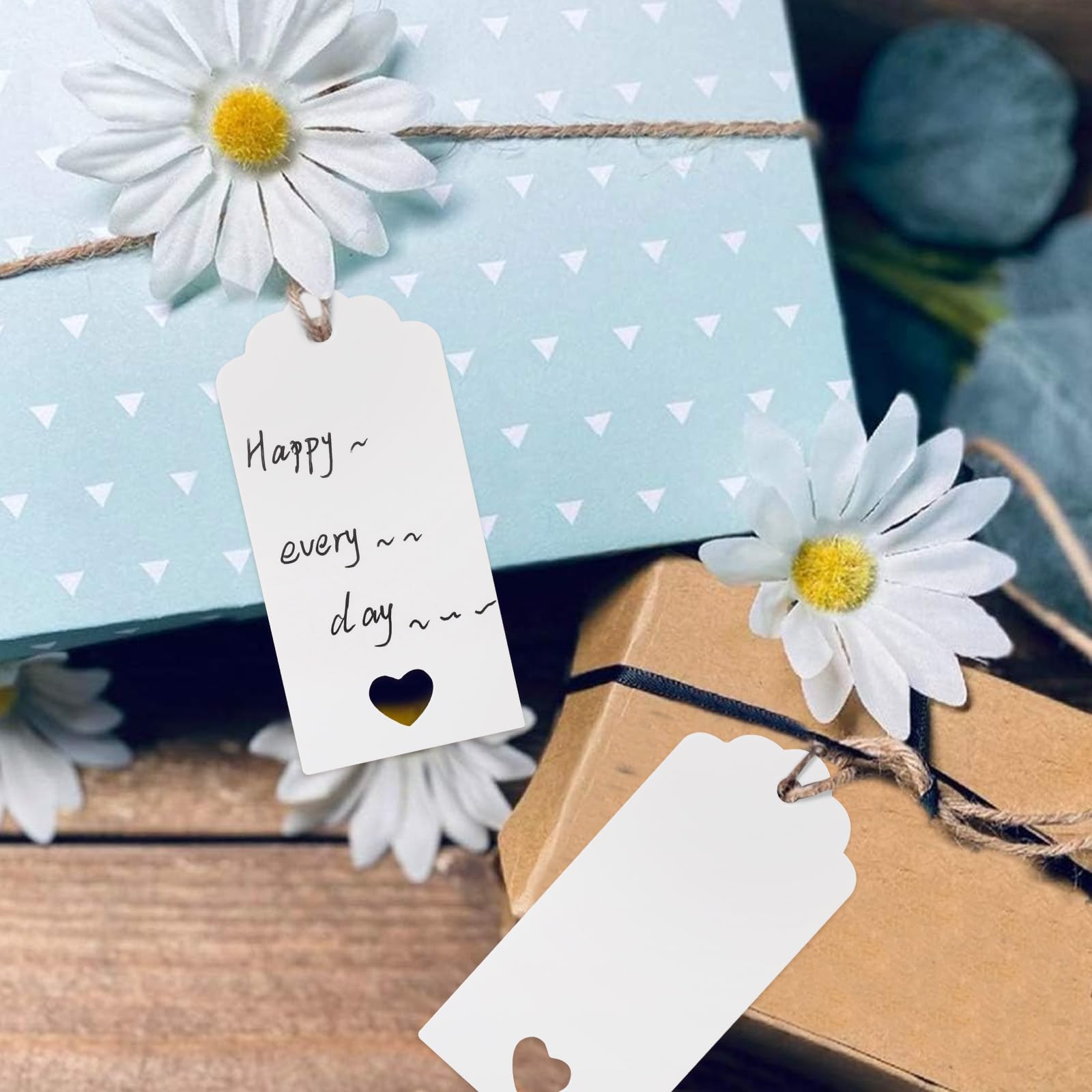 EUSOAR 200 Etichette Regalo Rettangolari In Carta Kraft 5x8 Cm – 300 GSM, Con Cordoncini In Cotone Beige, Perfette Per Bomboniere, Matrimoni, Compleanni E Fai-da-Te
