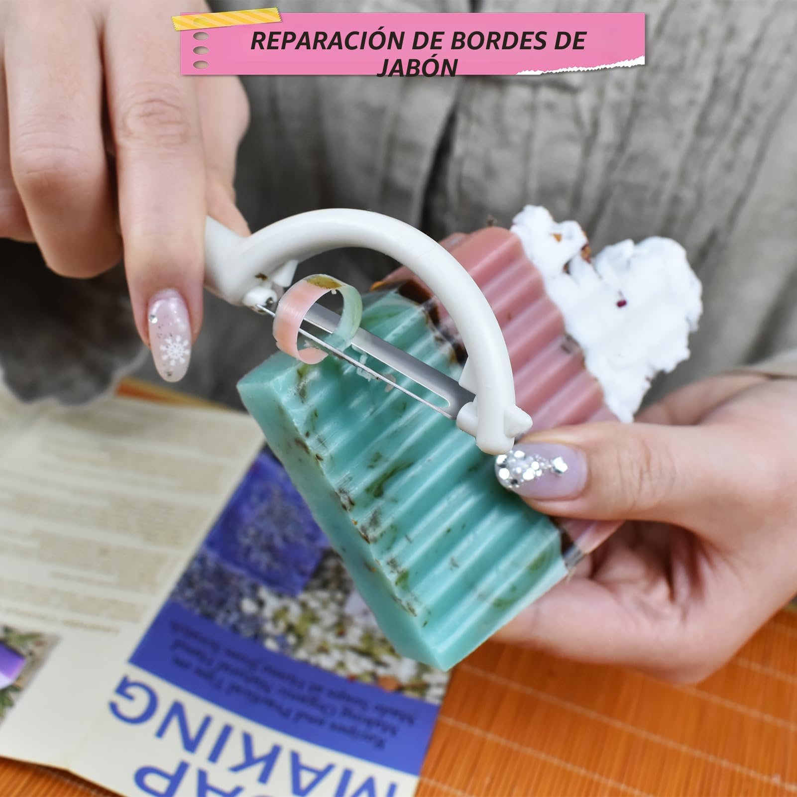 Artcome Kit completo de fabricación de jabón, suministros completos para hacer jabón con molde de silicona de 42 onzas, herramientas de corte de madera, moldes de panal, tazas medidoras y más para