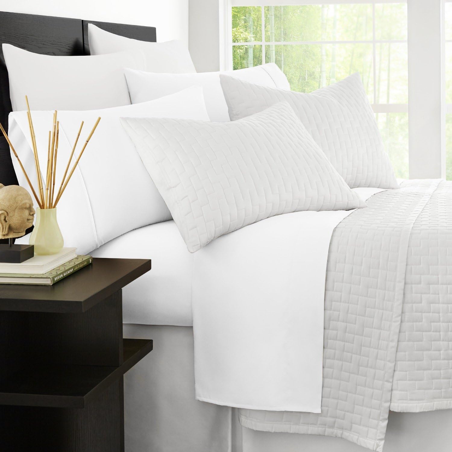 Zen Bamboo 1800 Series Luxury Bed Sheets - Eco-Friendly, Wrinkle Resistant Rayon Derived from Bamboo - 4-Piece - Queen - White