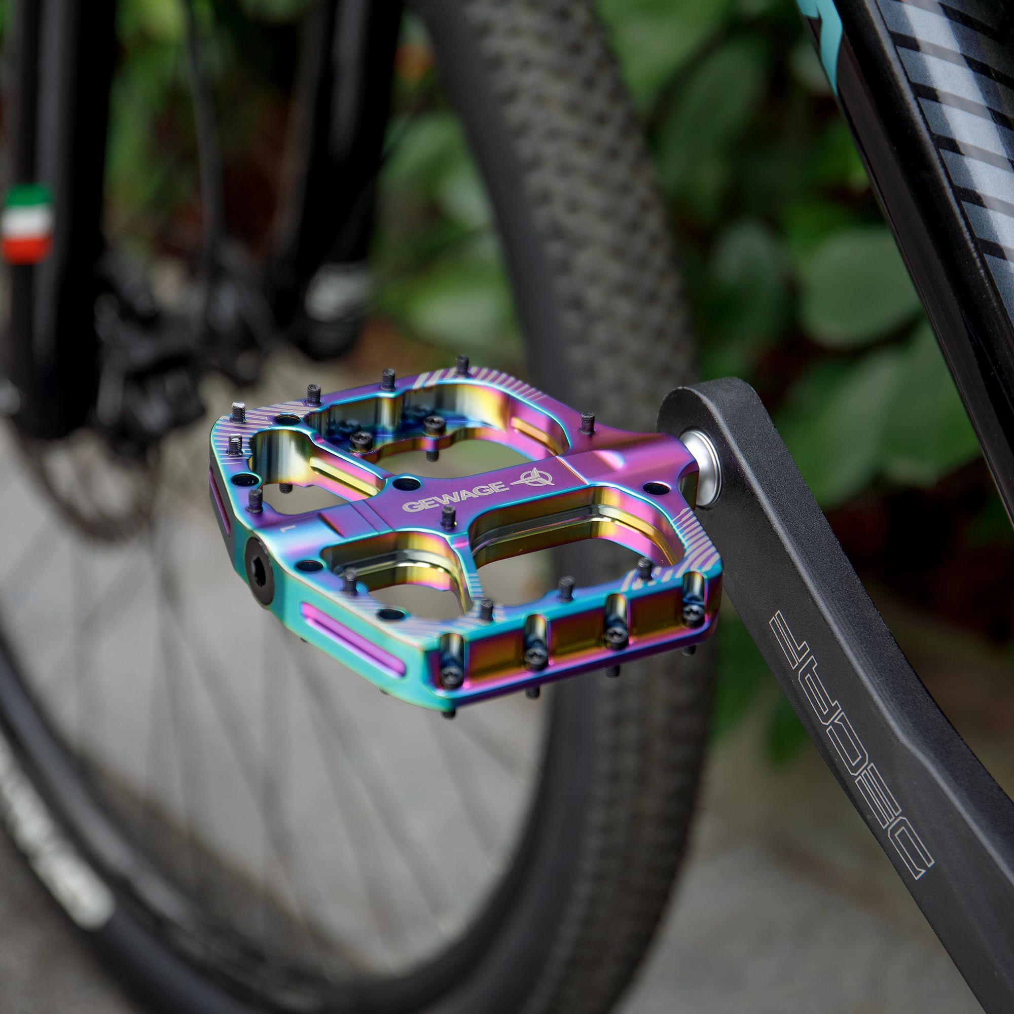 GEWAGE Set de Pedales MTB - Pedales de Bicicleta CNC de Aluminio, rodamiento de Bolas & Sistema de Sellado para Mountain Bike, Gravel, Trekking – Ideal para Downhill & Trail