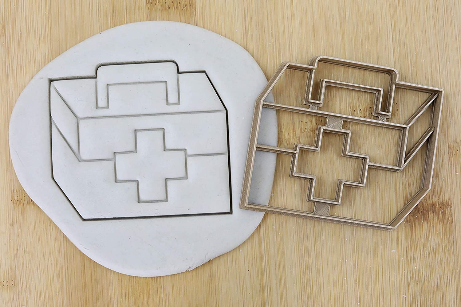 Erste Hilfe/Medizin Set(9st) EKG/Blut Spende/Spritze/Pflaster/Krankenschwester Haube/Krankenwagen/Cookie Cutter Fondant Keksstempel/Ausstechform Keksausstecher Plätzchen ca. 8cm