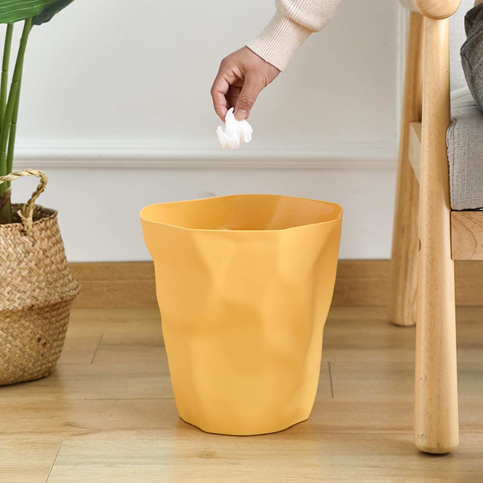 Kleiner Mülleimer Aus Kunststoff – Modernes, Unregelmäßiges Design, 27x26x16 Cm, Weiß, Für Wohnzimmer, Büro & Bad