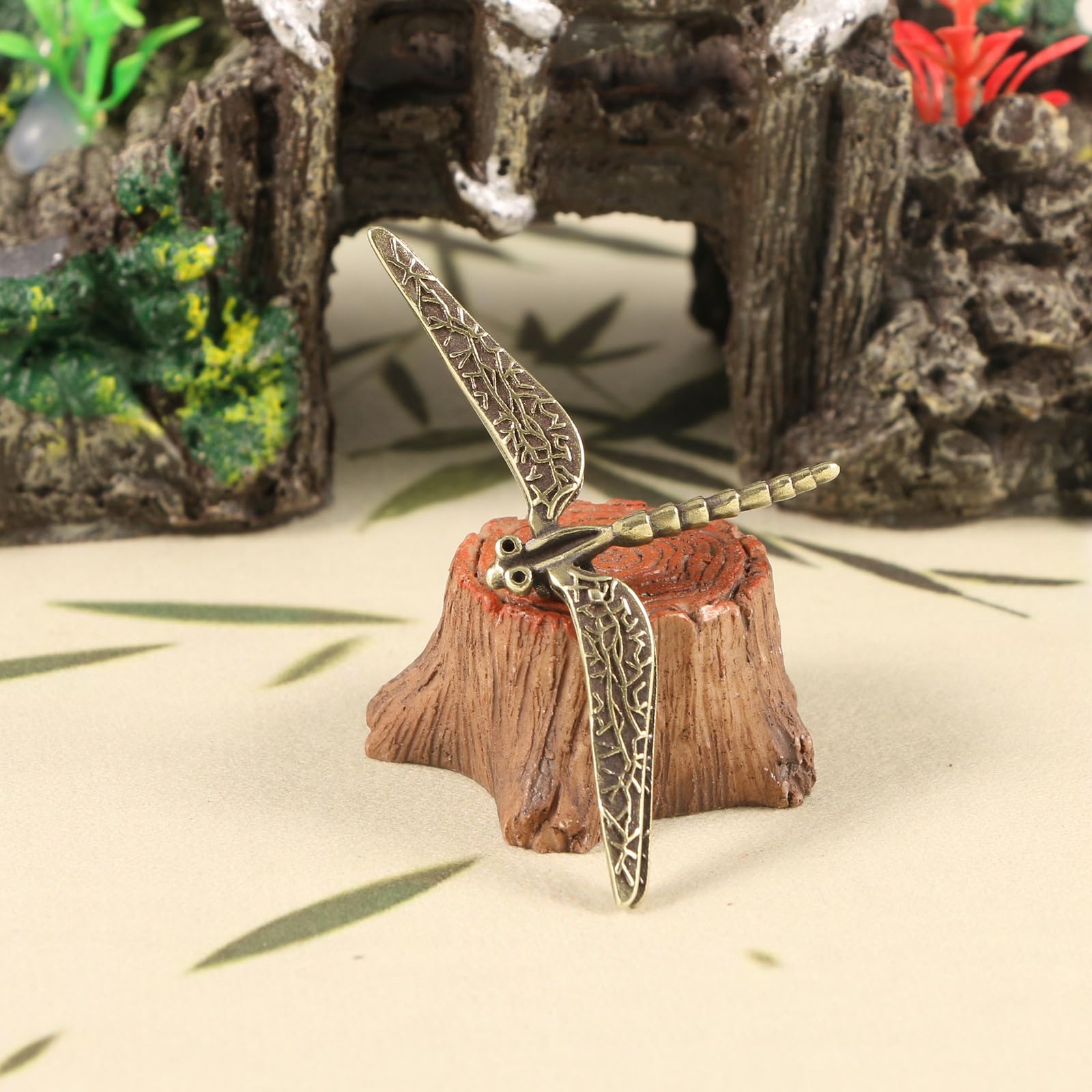 NBKLSWSUI Handmade Bronze Copper Dragonfly Ornament Sculpture Figurine Sculture For Living Room Home Office Desk Bedroom