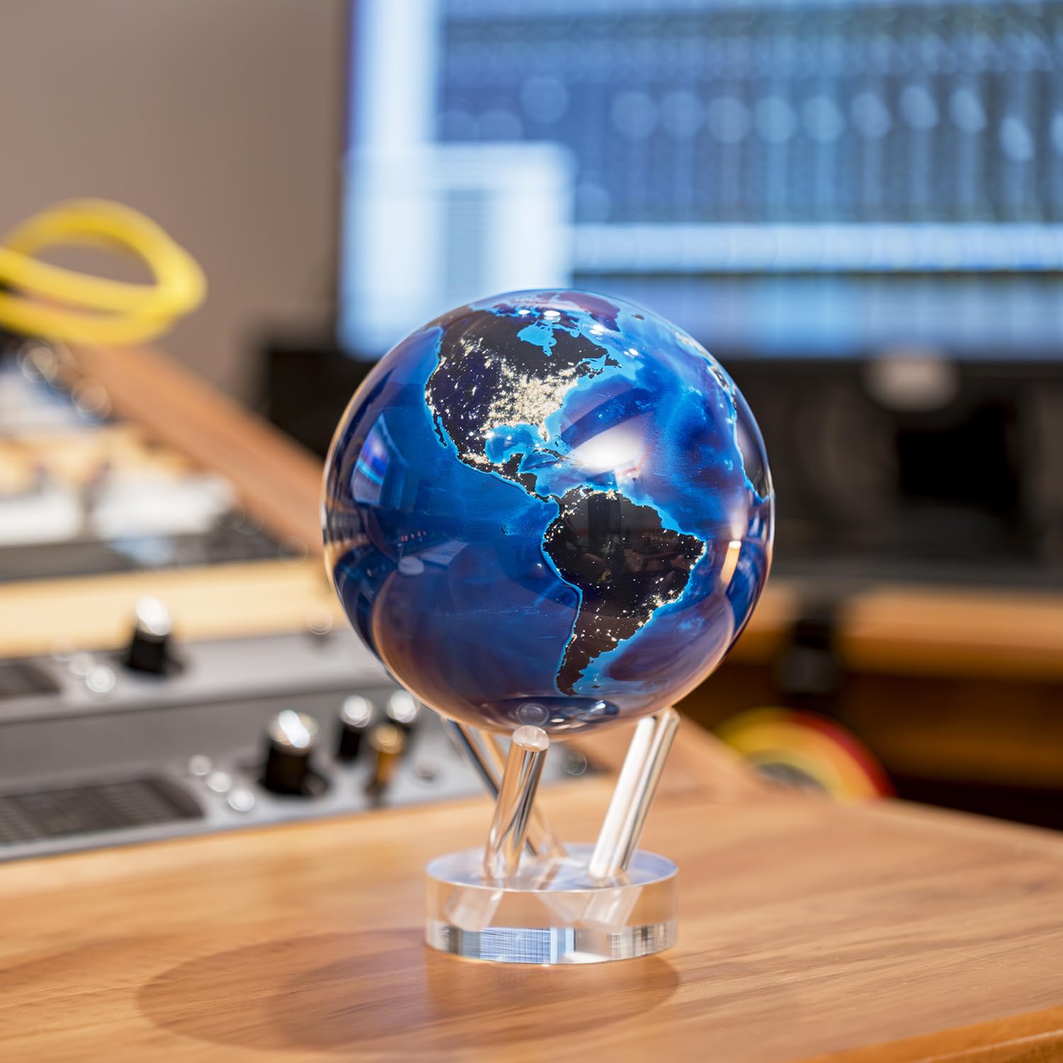 MOVA Globo Autorotante, Terra di Notte Classico (4.5") | globo rotante solare, senza batterie o cavi, regalo per amanti della geografia, display cinetico premium, arredo da ufficio