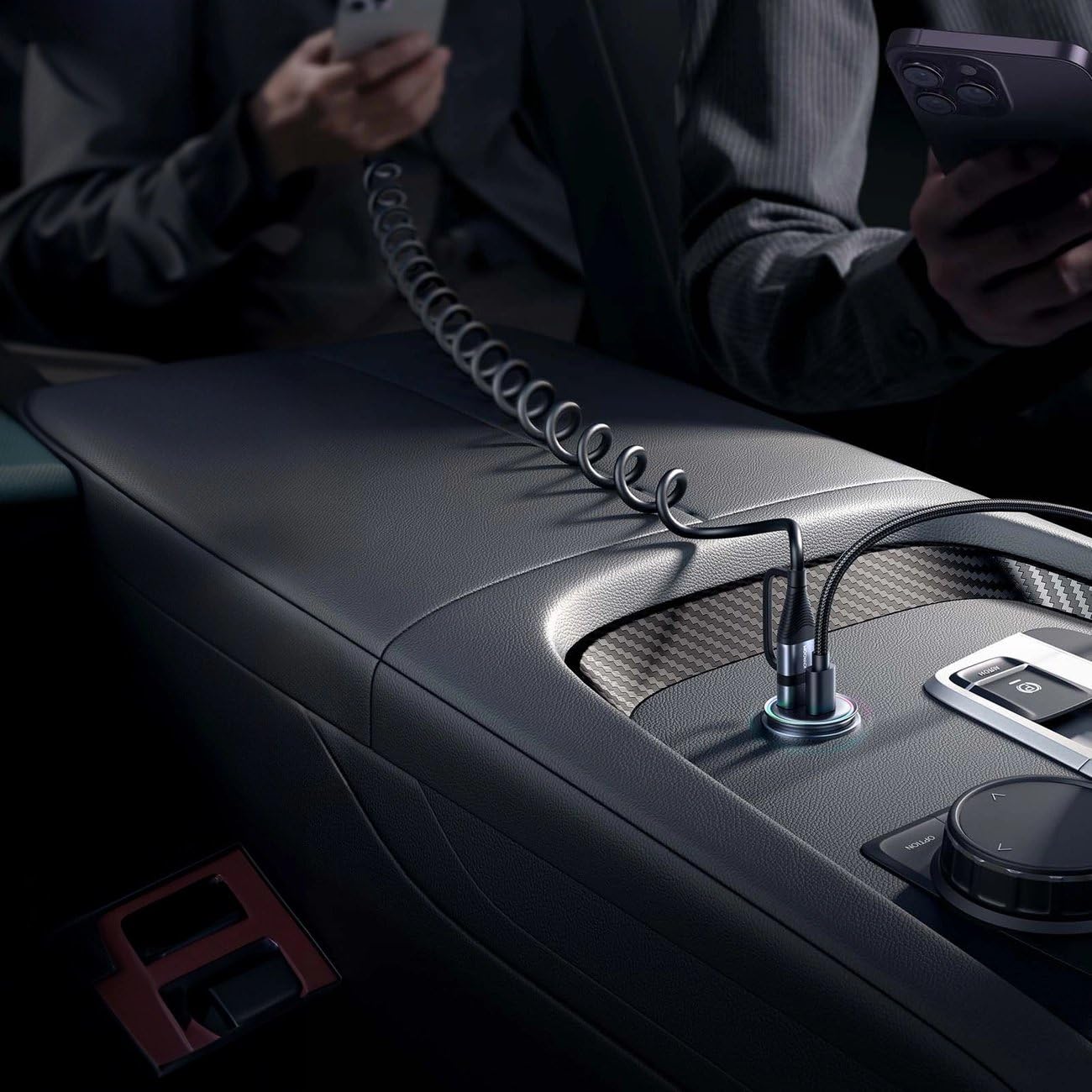 Joyroom Caricabatteria da auto Mini Caricatore rapido USB-C e USB-A 60W con indicatore LED Nero
