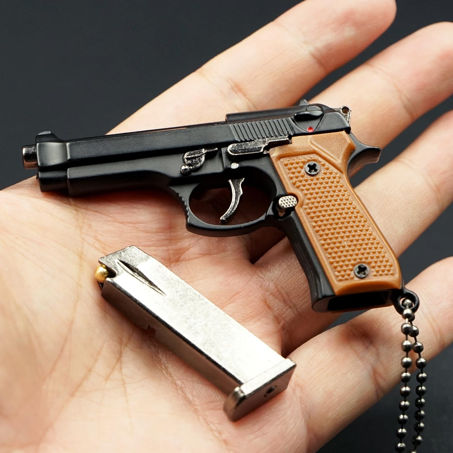 92F Mini Pistola Llavero 1:3 Modelo Táctico Forma de Pistola Llavero Modelo de Pistolas Llavero Colección Ornamento para Hombres Ejército Fan Niño Regalo
