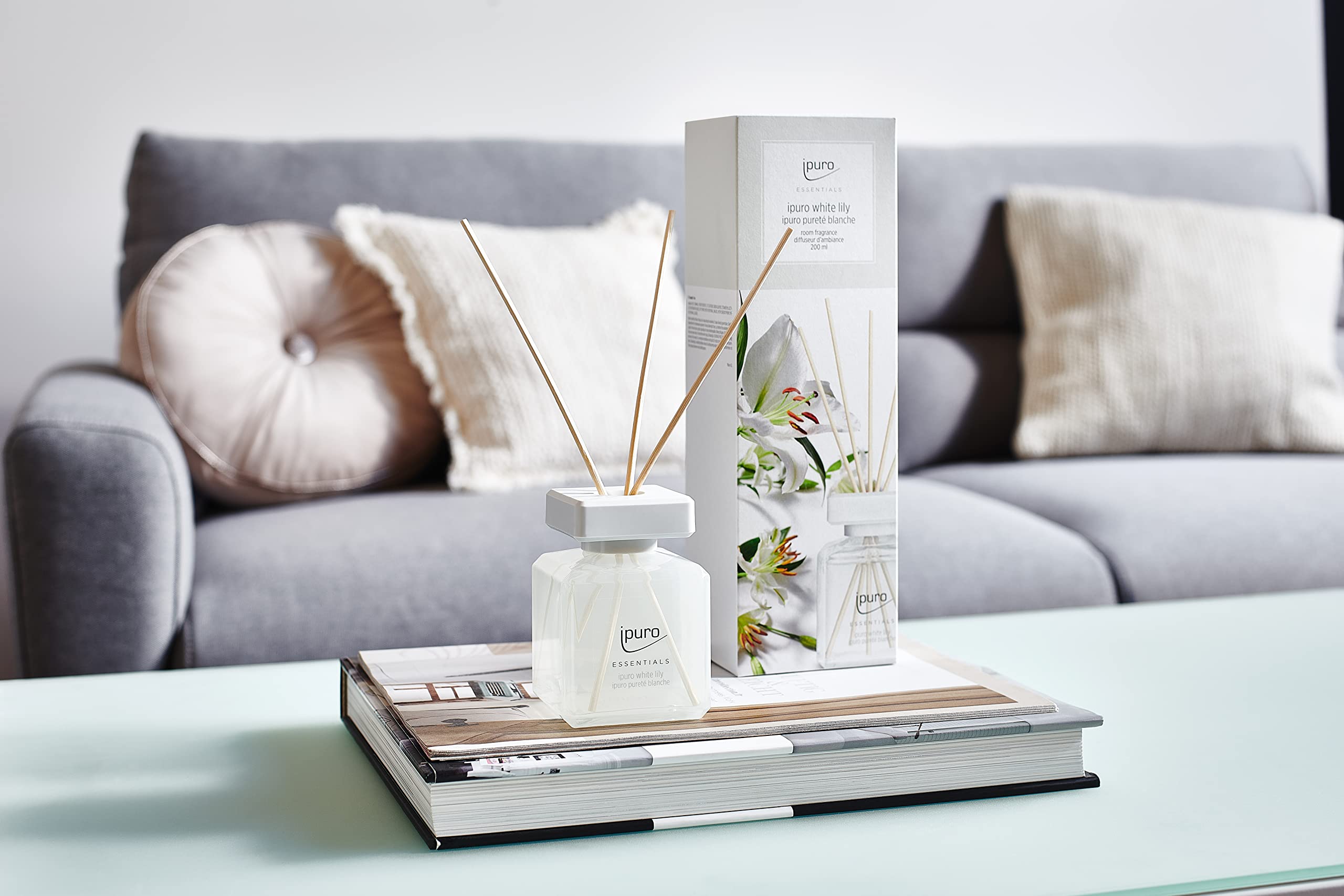 ipuro - Essentials White Lily, profumo per ambienti con pesca, mughetto, gelsomino, chiodi di garofano, muschio bianco e legno di cedro | Diffusore con bastoncini | Deodorante per ambienti domestici
