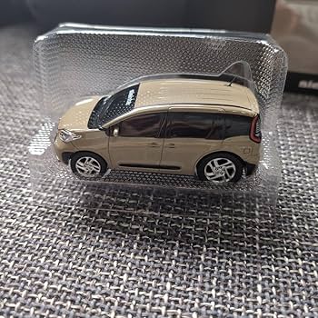トヨタ シエンタ ミニカー ベージュ Amazon.co.jp: 130新型 シエンタ ミニカー 130 ベージュ カラー