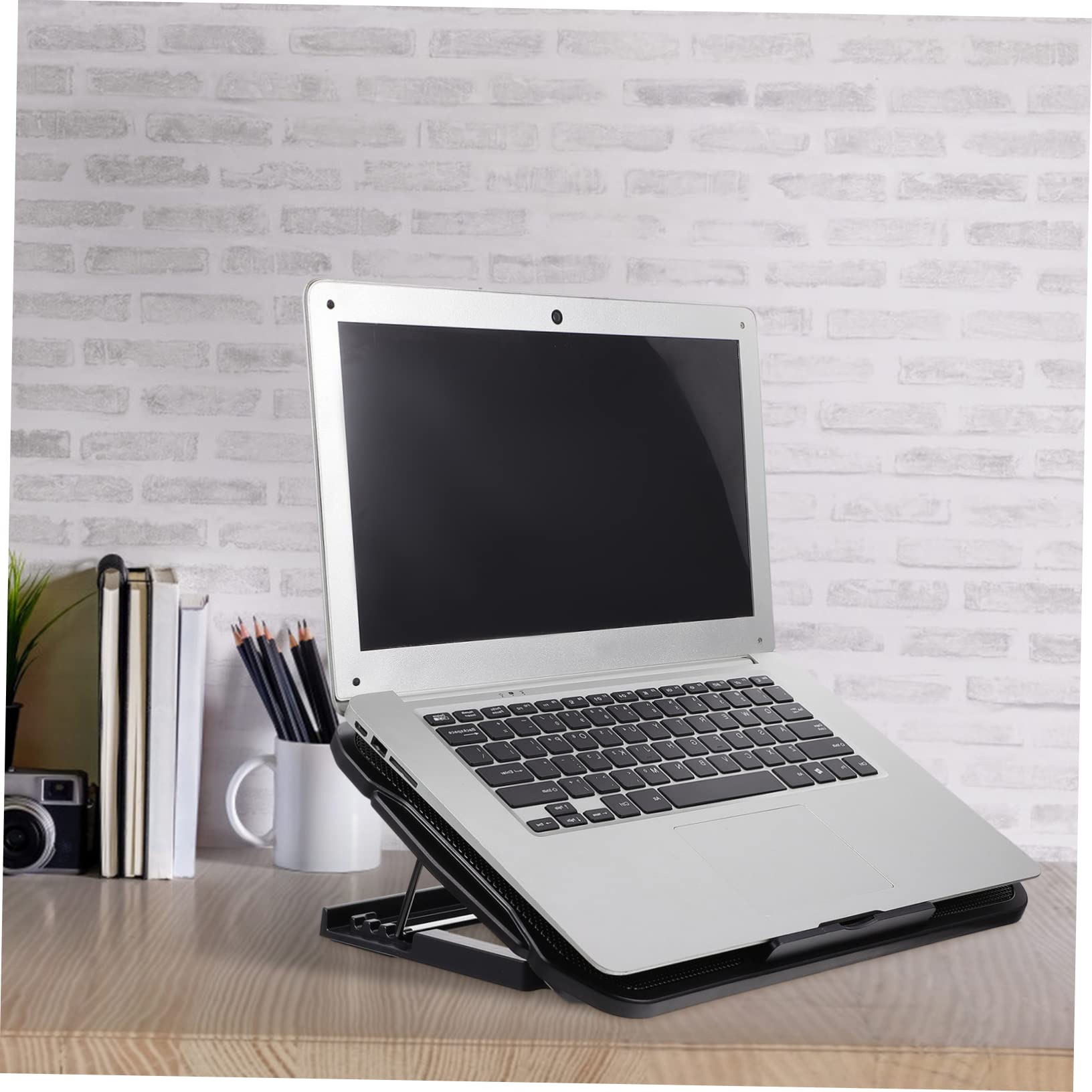 Soporte Refrigerante para Portátil Multifuncional con Ventilador Ajustable Doble USB y Base Antideslizante para Uso Ergonómico Escritorio